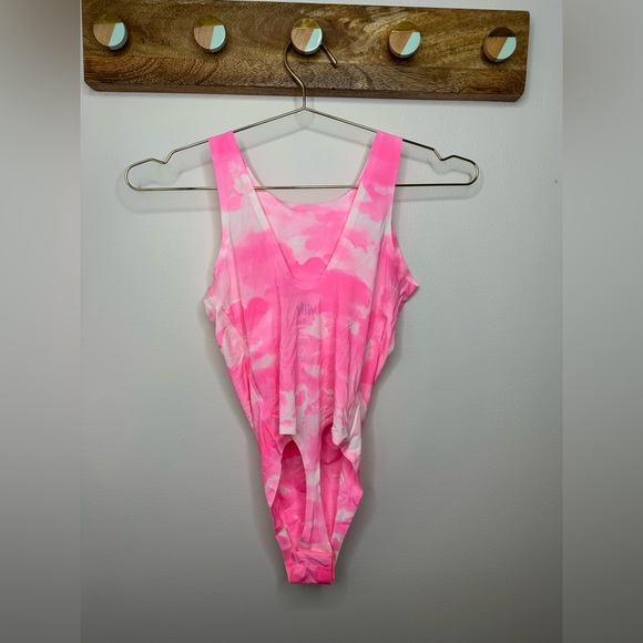 Yitty by Lizzo Smoothed Reality Thong Bodysuit in size Medium NWT - Picture 9 of 10